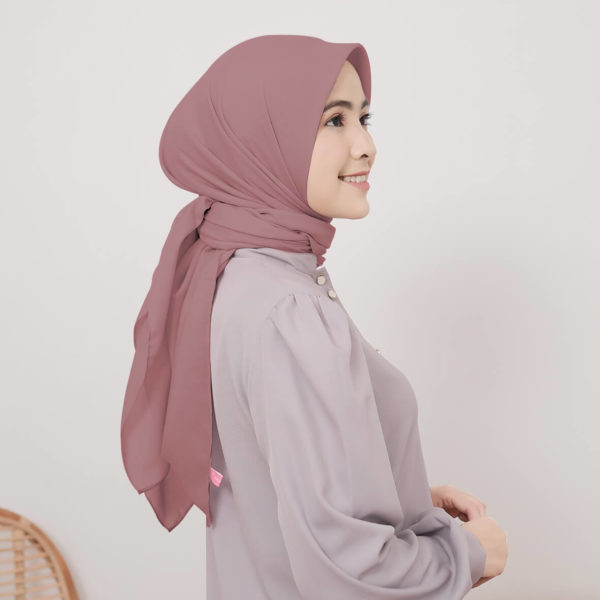ALICIA SHAWL SQUARE DUSTY PINK – Femme Outfit